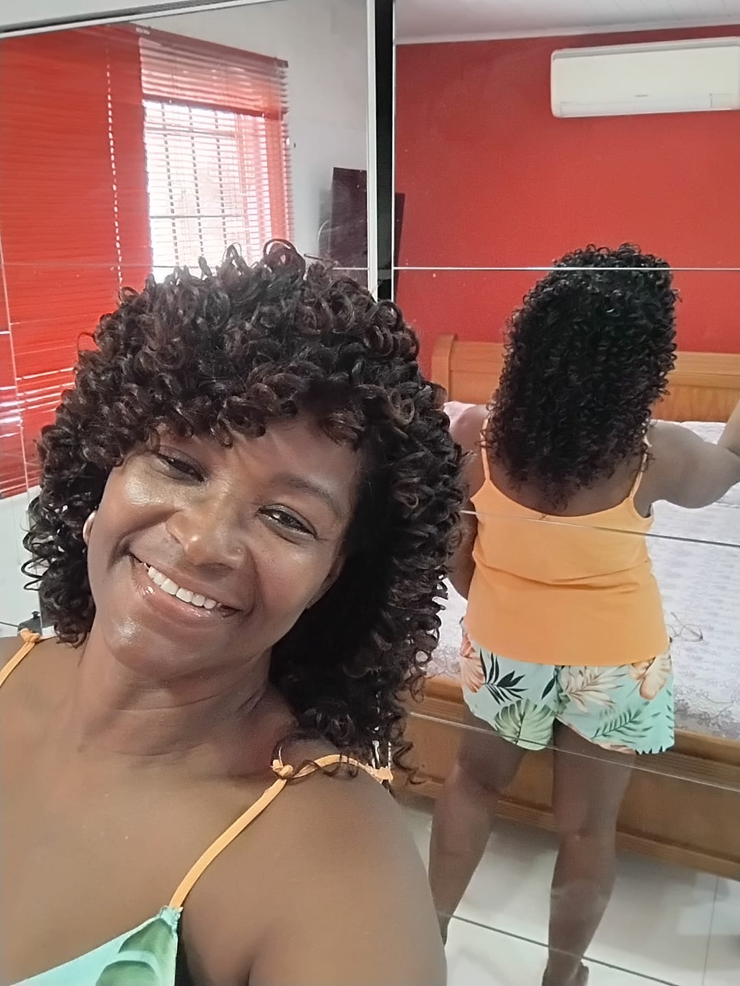 Customer photo review of Peruca Kina Castanho 1B/33 Cacheada