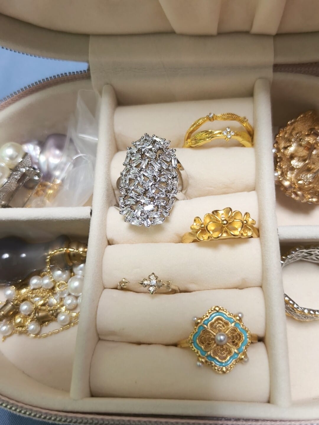Customer photo review of "Bastet" 925 Sterling Silver Vintage Iris Adjustable Pinky Ring