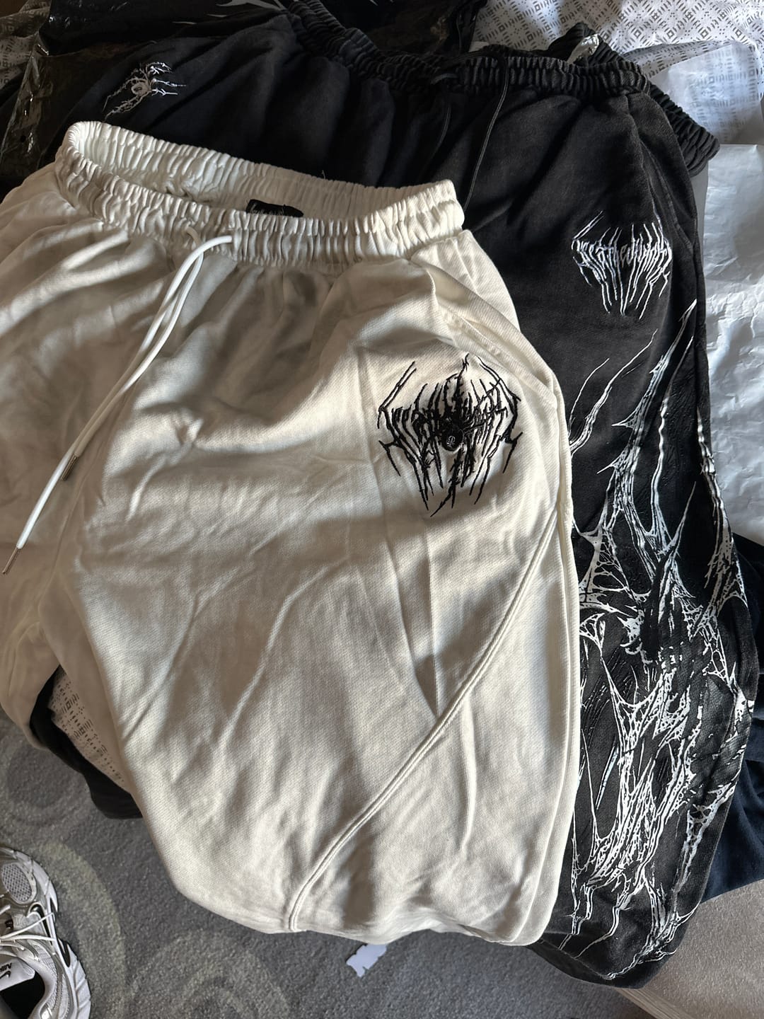 Customer photo review of Mens Essential Embroidered Uncuffed Sweatpants [BONE]