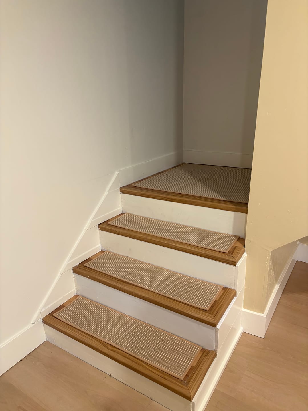 Customer photo review of Jute Non-Slip Stair Treads - Beige/White