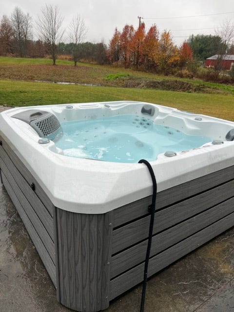 Customer photo review of Comfort Hot Tub 834