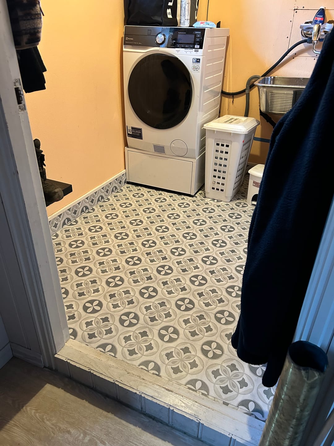 Customer photo review of 8-pk Clara grønn selvklebende fliser