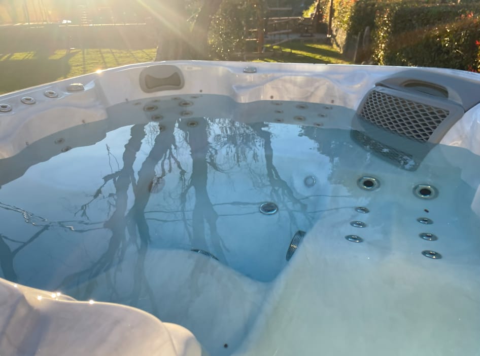 Customer photo review of Comfort Hot Tub 834