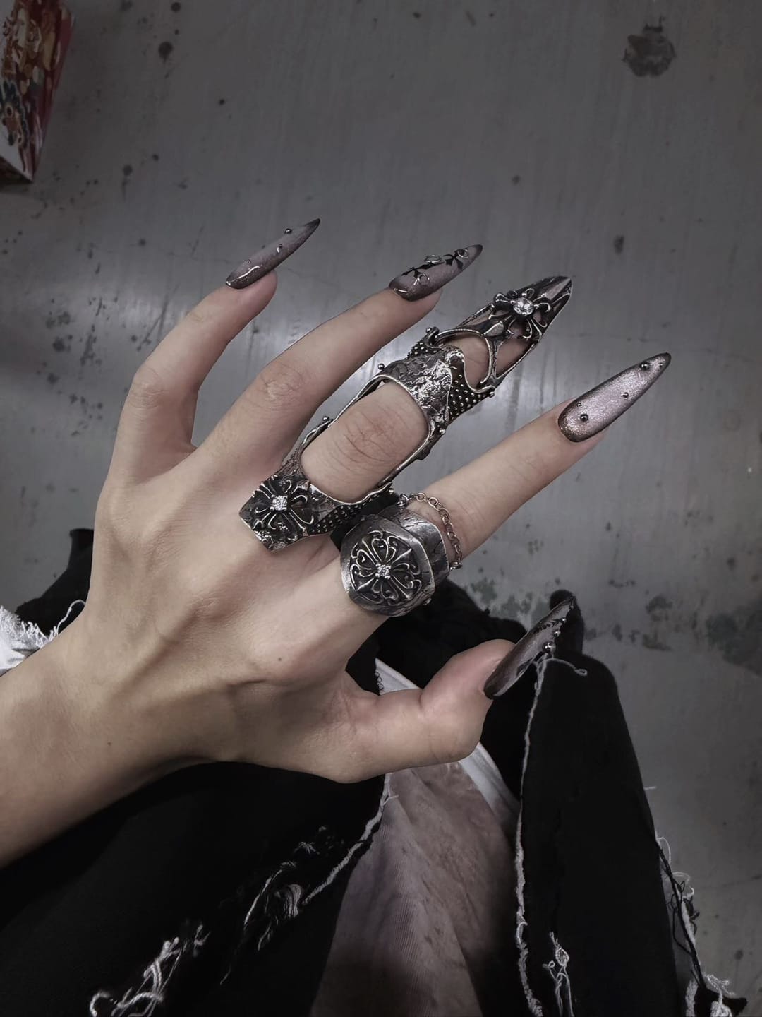 Customer photo review of "Irises" Platinum Plated Gothic Armor and Chain Signet Ring