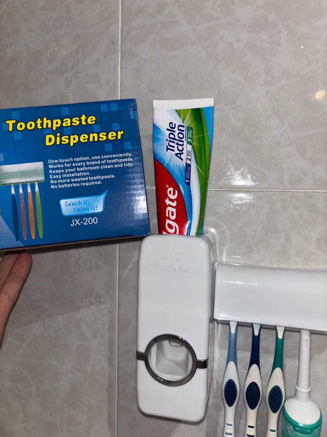 Customer photo review of Dispensador pasta de dientes