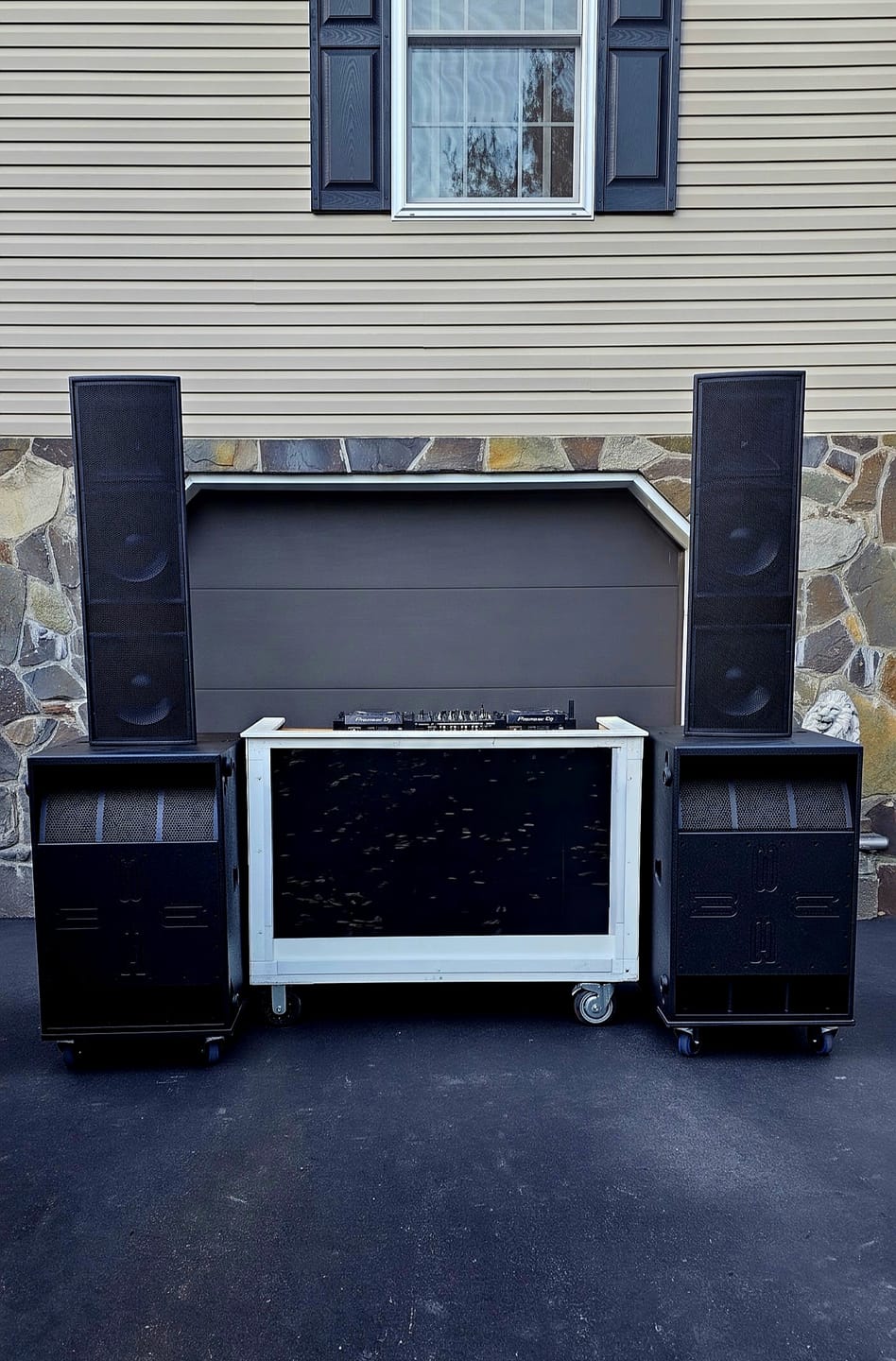 Customer photo review of BASSBOSS BB-VS21-MK3 Single 21-Inch Powered Subwoofer - Black