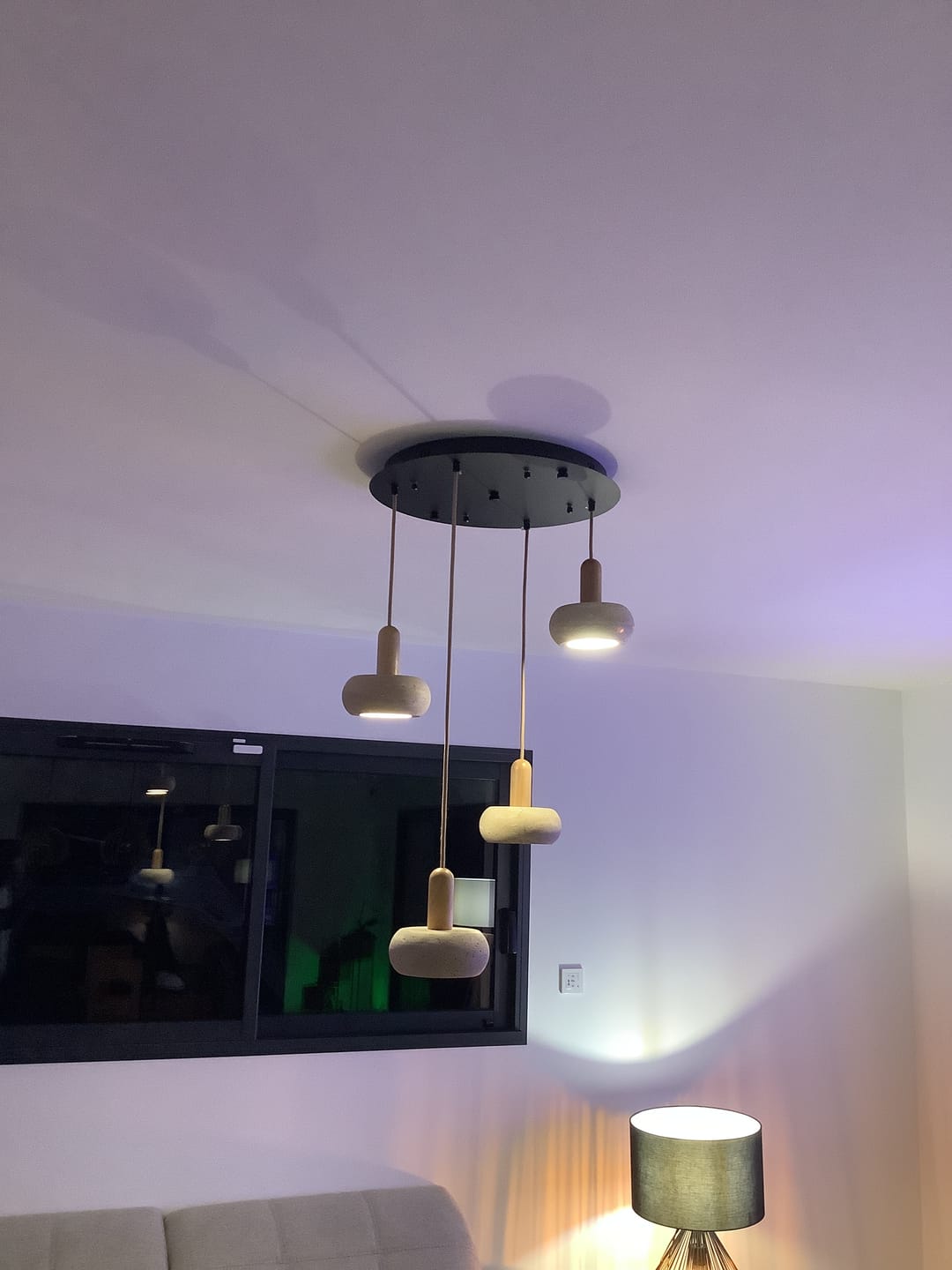 Customer photo review of Socle de plafond rond pour suspensions multiples