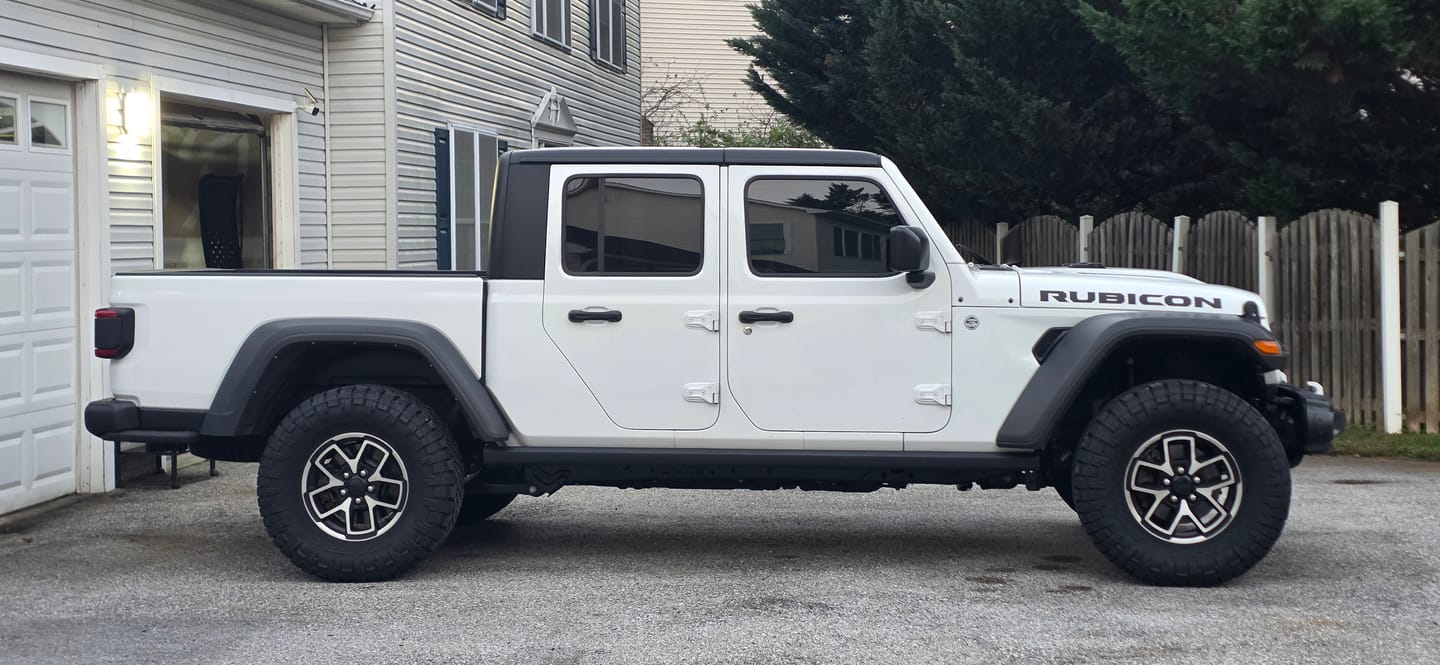 Customer photo review of RUBICON Hood Lettering | Set of 2