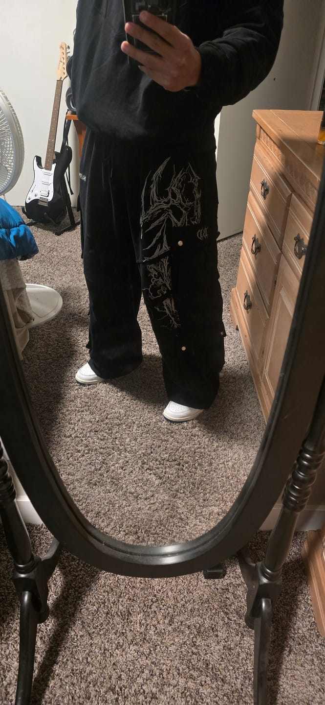 Customer photo review of 937 Embroidered Tactical Oversized Uncuffed Cargos [VOID BLACK]