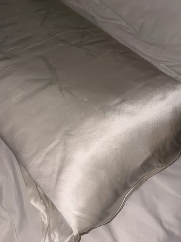Customer photo review of Ivory White Silk Pillowcase -  Queen Size - Zip Closure