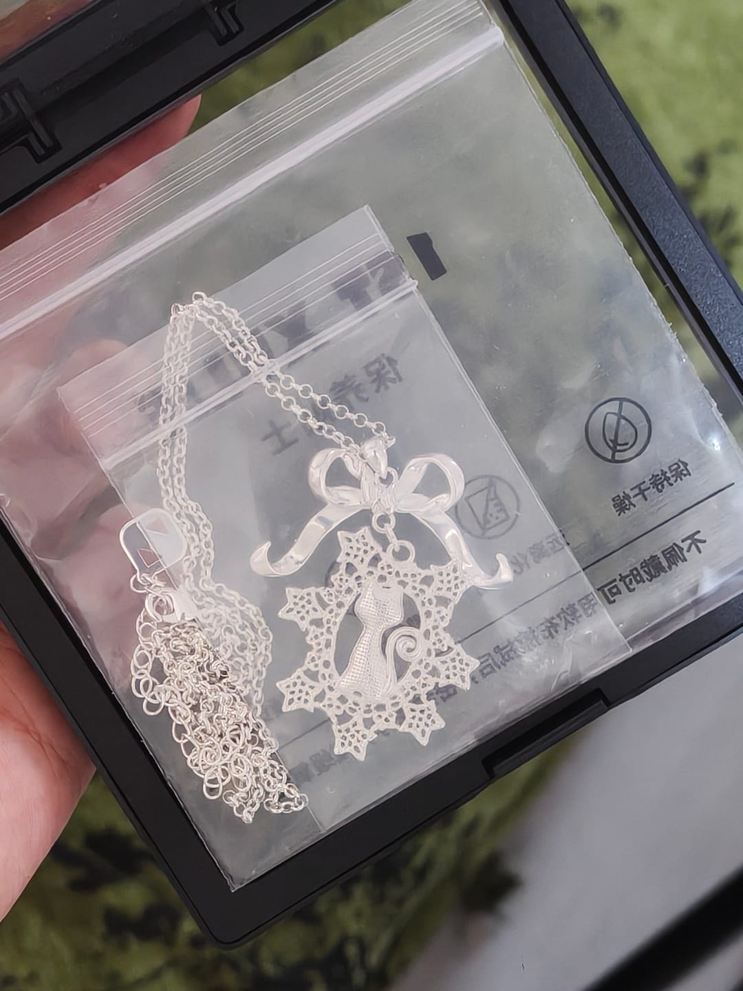 Customer photo review of "STARLIGHT LACE" Rhodium Plated Rococo Starlight Lace Pendant Necklace, Layered Choker Set