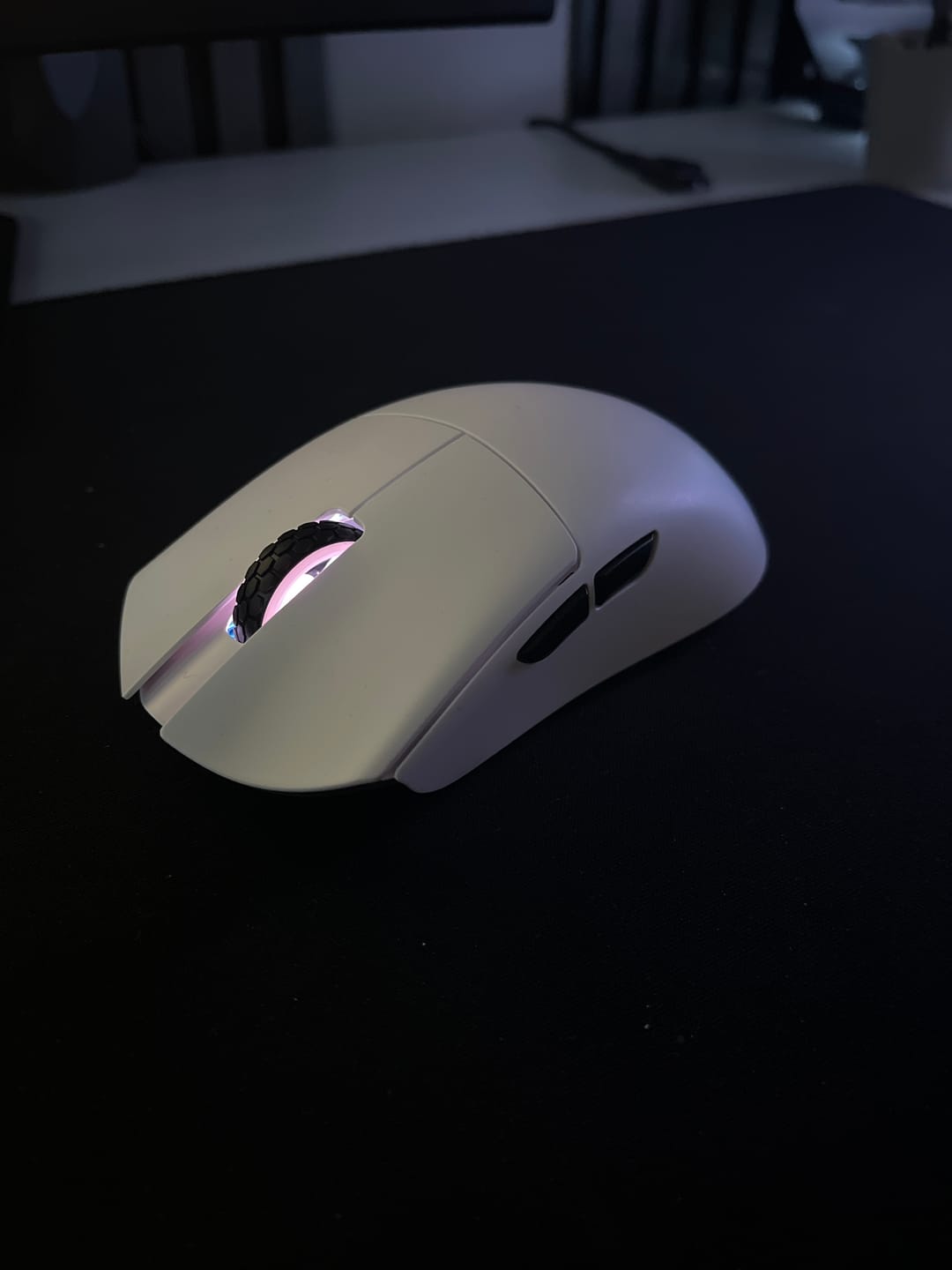 Customer photo review of Darmoshark M3 V2 Wireless Mouse