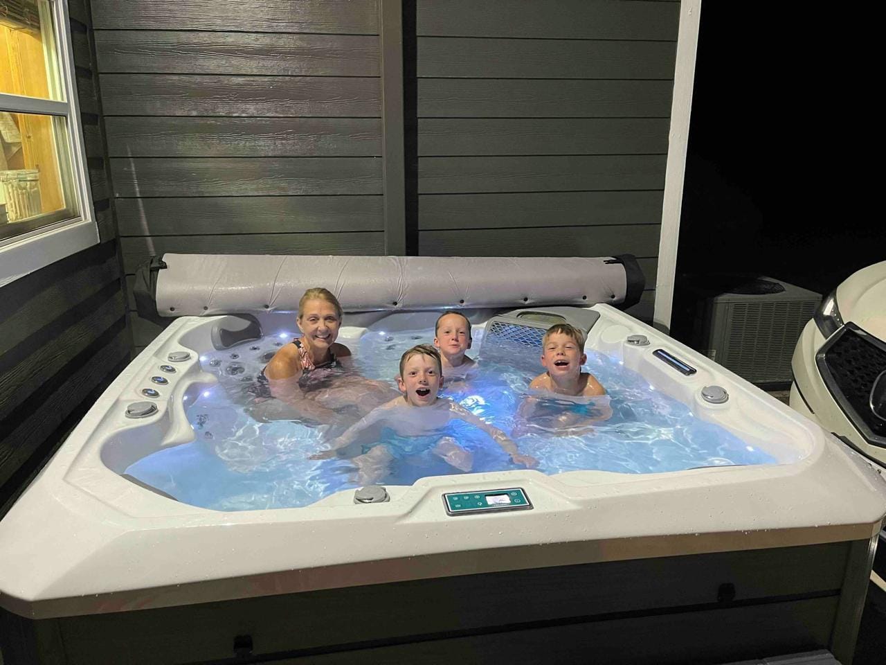 Customer photo review of Comfort Hot Tub 834