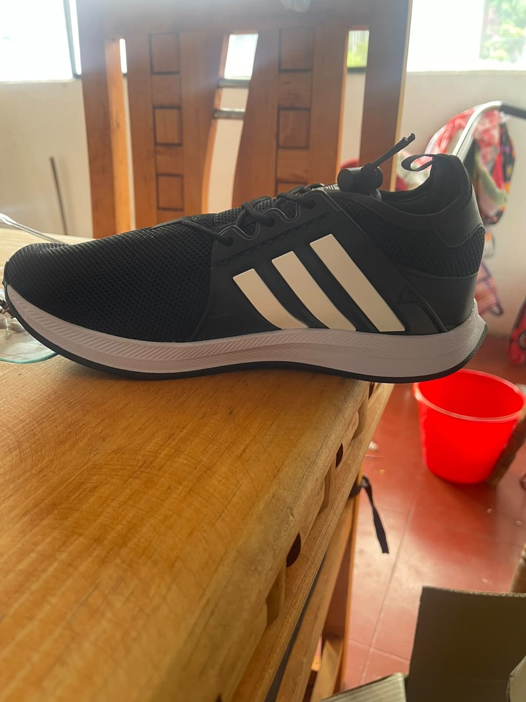 Customer photo review of Tenis 018 Negro Blanco