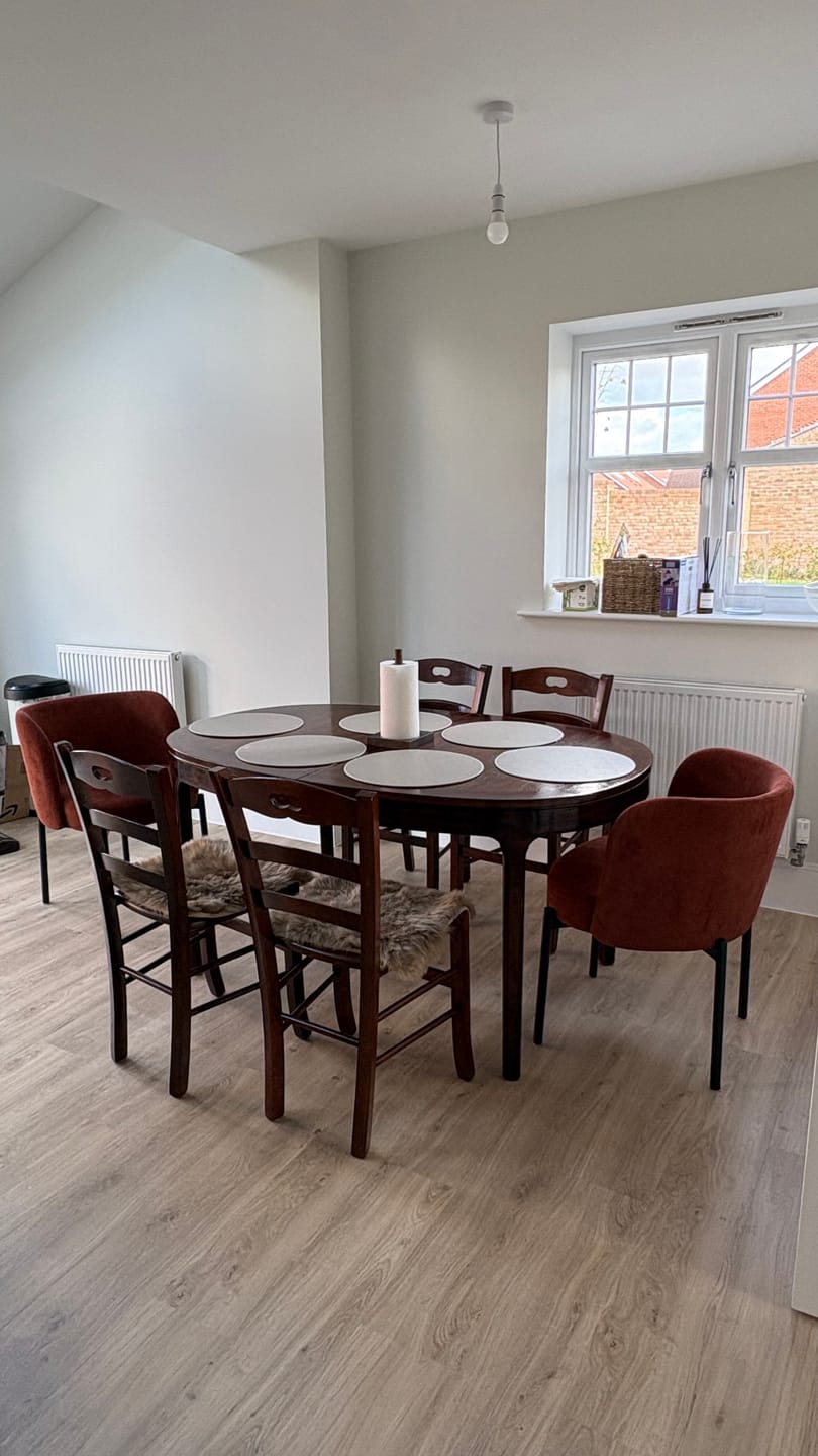 Customer photo review of GRIMSTAD - Lot de 2 chaises scandinaves en métal et velours côtelé terracotta
