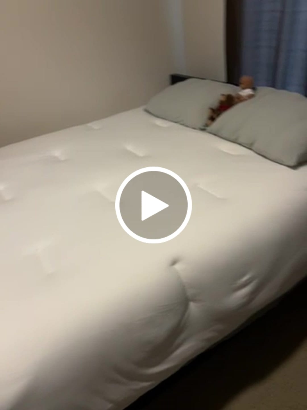 Customer video review of MarshMellow Comforter