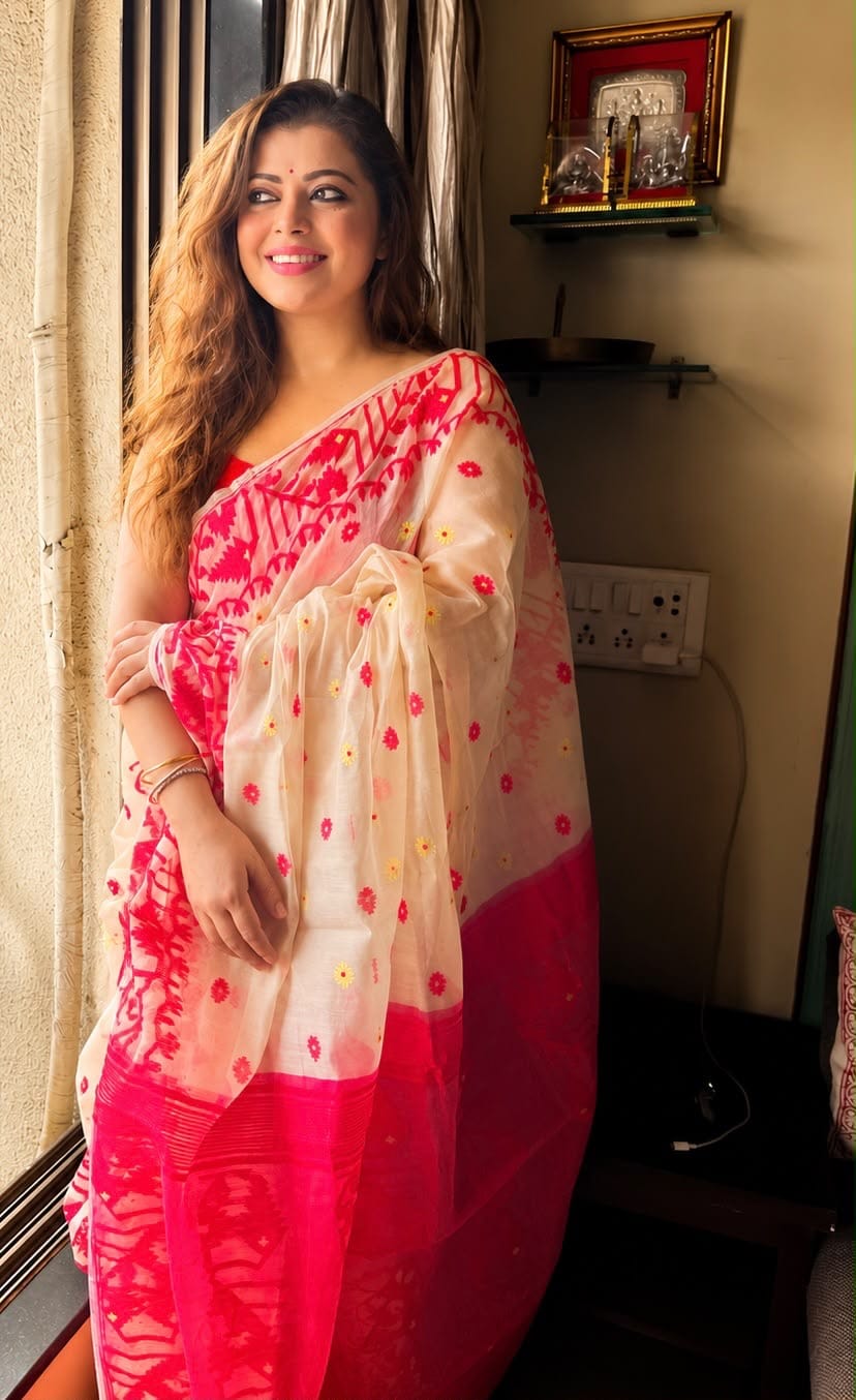 Customer photo review of Ektu Bikel Karat Dhakai Jamdani Saree