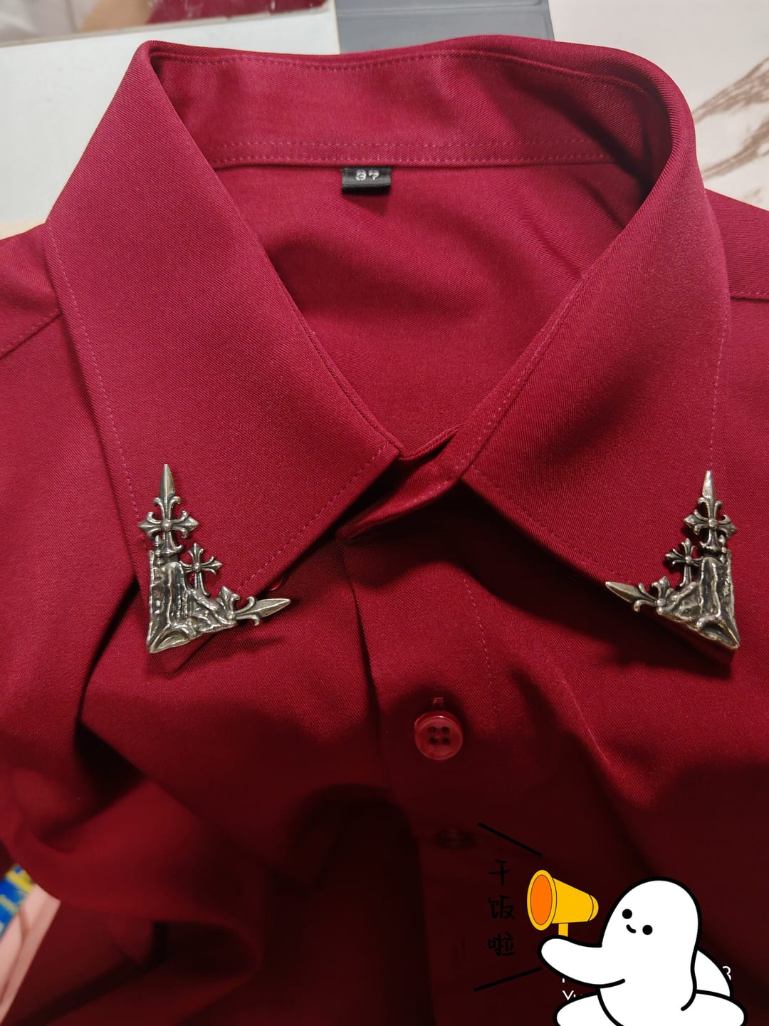 Customer photo review of "Irises" Oxidized Silver Plated Vintage Iris Brooches, Floral Pin