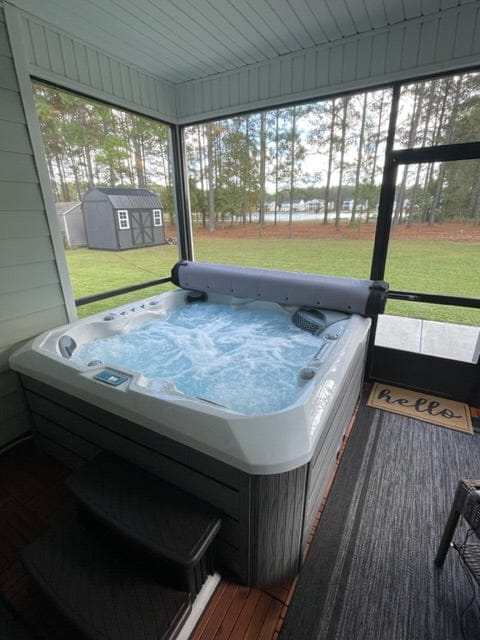 Customer photo review of Comfort Hot Tub 834