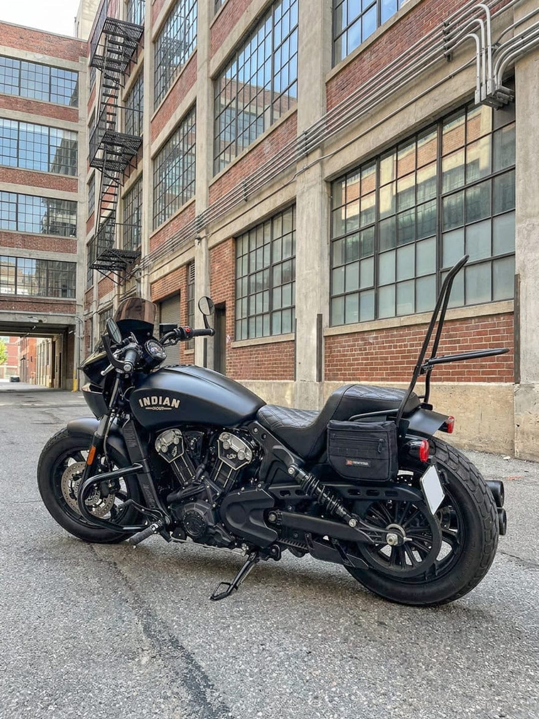 Customer photo review of 8L - Patriot Small Indian Scout Bobber Throw Over Saddlebags