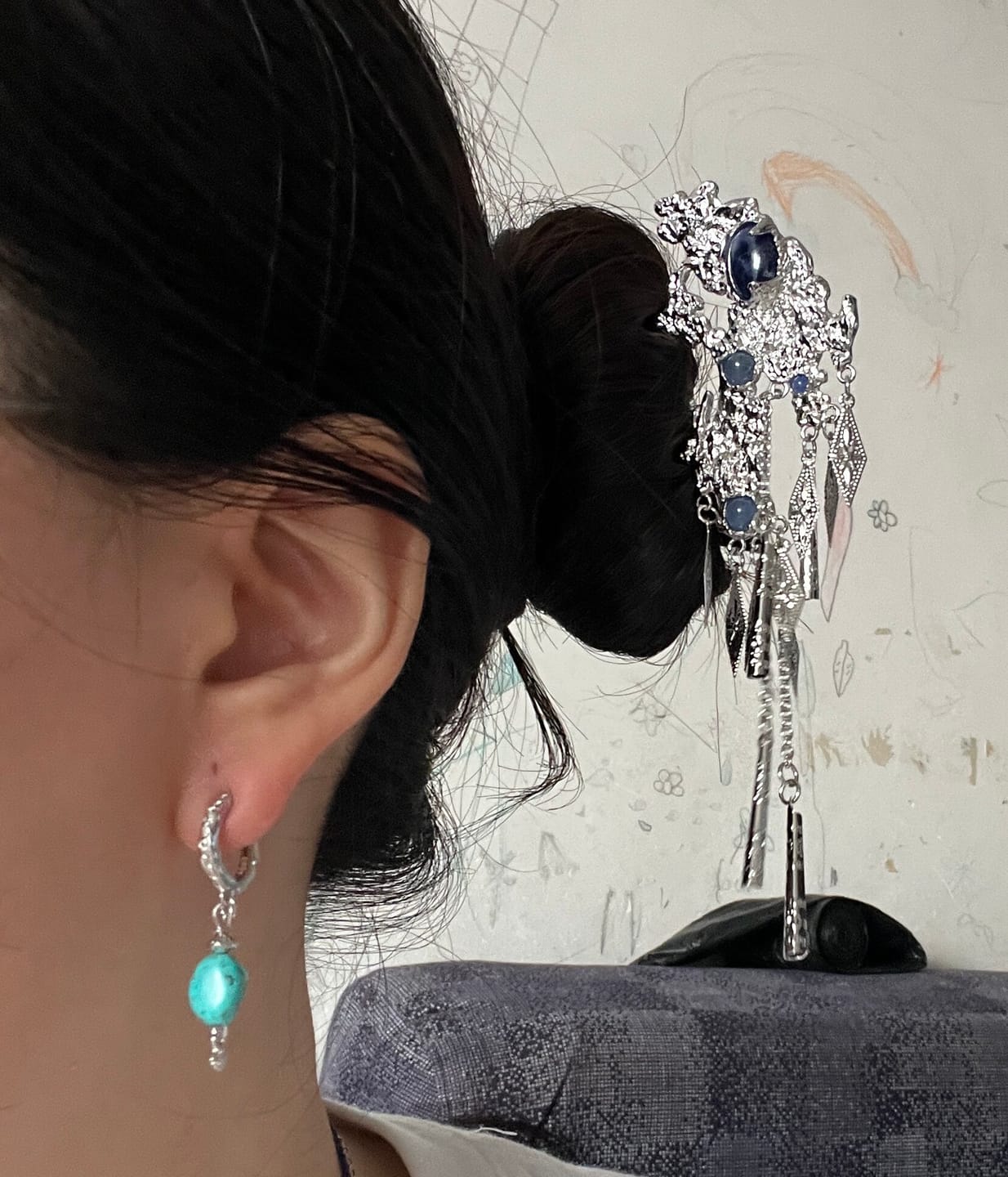 Customer photo review of "MIAO" Blue Stone Tassel Hair Pin