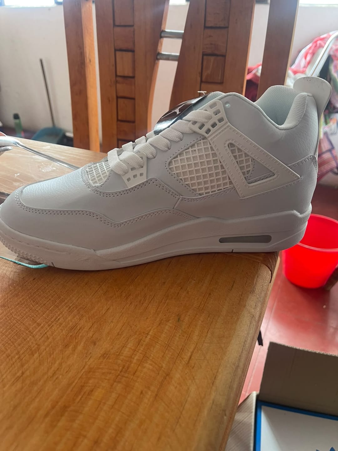 Customer photo review of Tenis Retro 4 Blanco Total