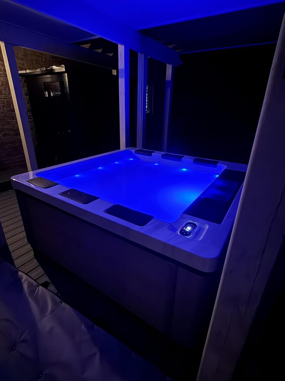 Customer photo review of Comfort Hot Tub 816