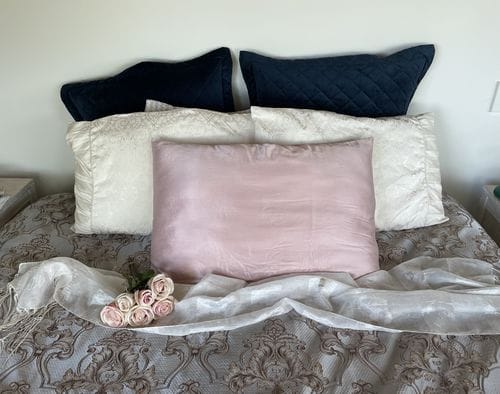 Customer photo review of Pink Silk Pillowcase - Queen Size - Zip Closure