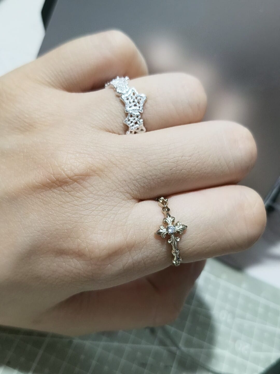 Customer photo review of "Bastet" 925 Sterling Silver Vintage Iris Adjustable Pinky Ring