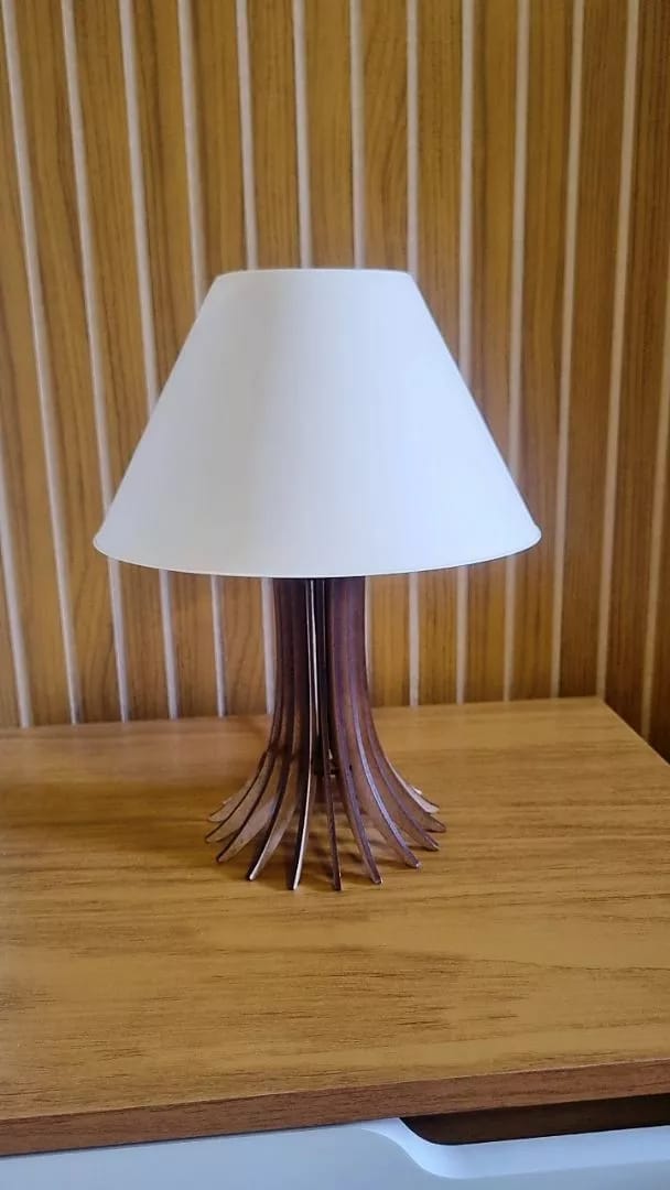 Customer photo review of Abajur de Mesa Moderno para Quarto e Sala com Base em MDF