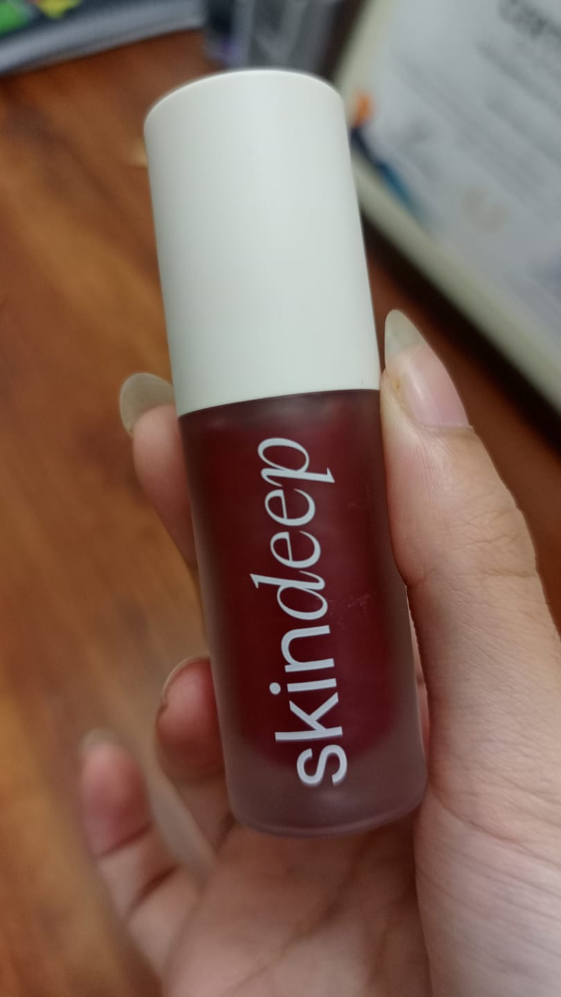 Customer photo review of Gloss POP™ - High-Shine Lip Gloss