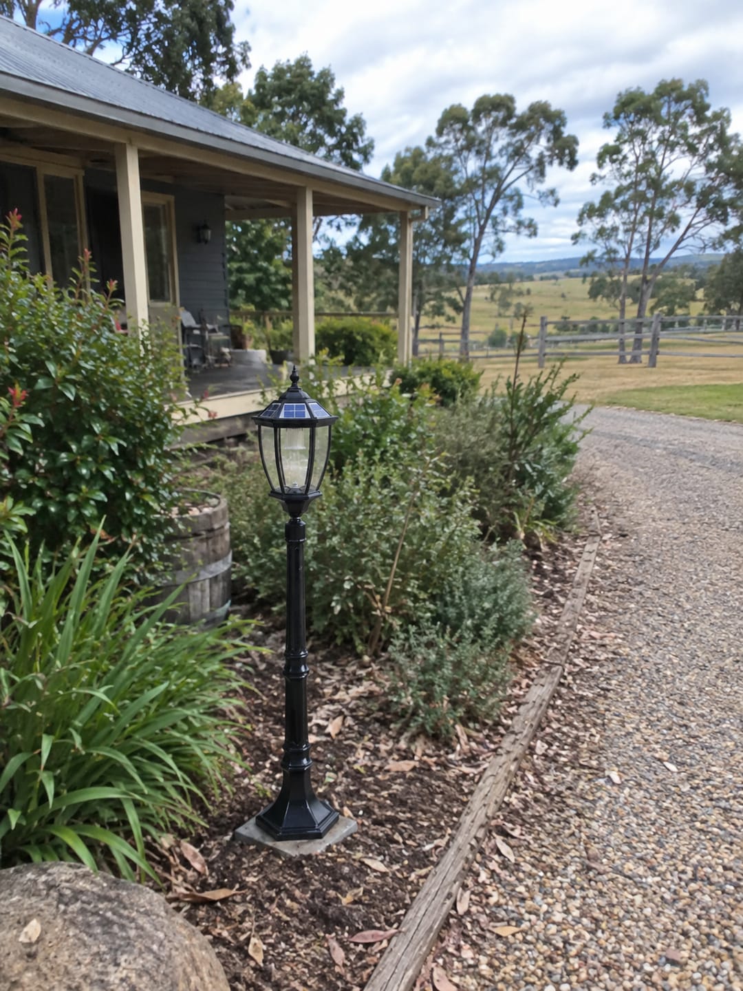 Customer photo review of Victorian Solar Post Light – Black Aluminium Solar Lamp Post