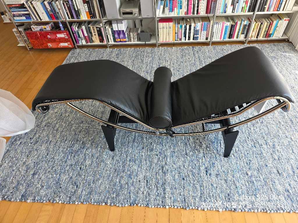 Customer photo review of LC4 쉐즈 롱그 - 레더 | 4 Chaise longue à réglage continu, Durable