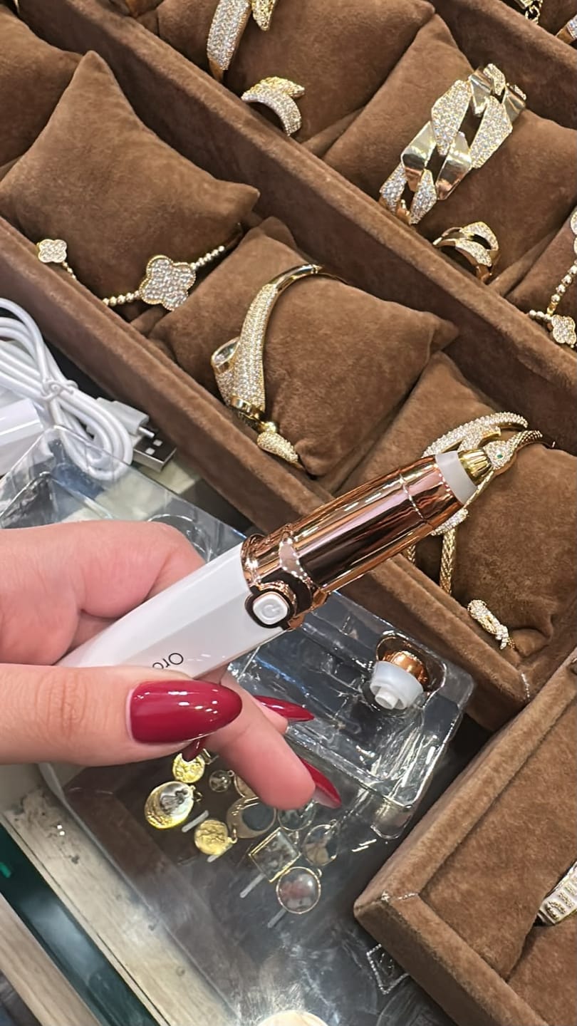 Customer photo review of OroSkin 2-in-1 Eyebrow & Facial Trimmer