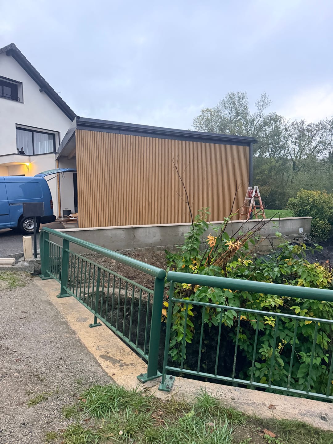 Customer photo review of Panneau Bois Extérieur Bouleau 290CM | Façade | Jardin | Texture 3D