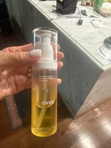Customer photo review of Botanical Body Oil™