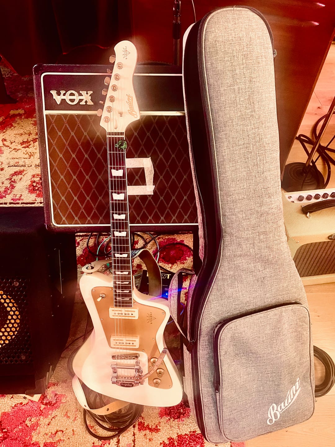 Customer photo review of Wingman - Vintage White