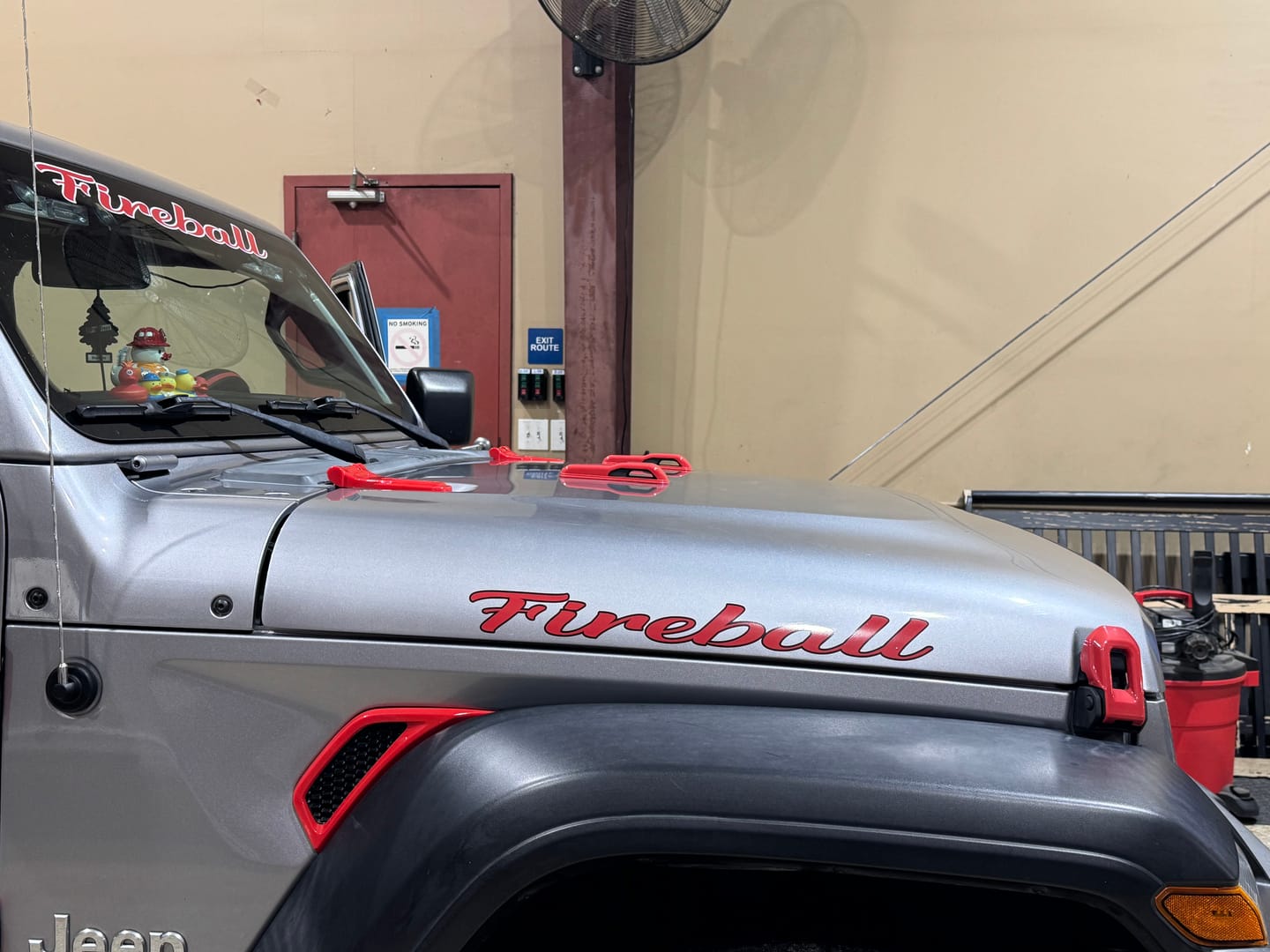 Customer photo review of JEEP Steering Wheel Emblem Overlay Decal — 30+ Colors & Designs (Flag, Topo, Animal, Solid)