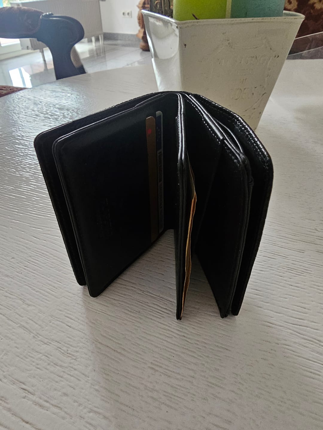 Customer photo review of Flapstar Magic Wallet with coin pocket
