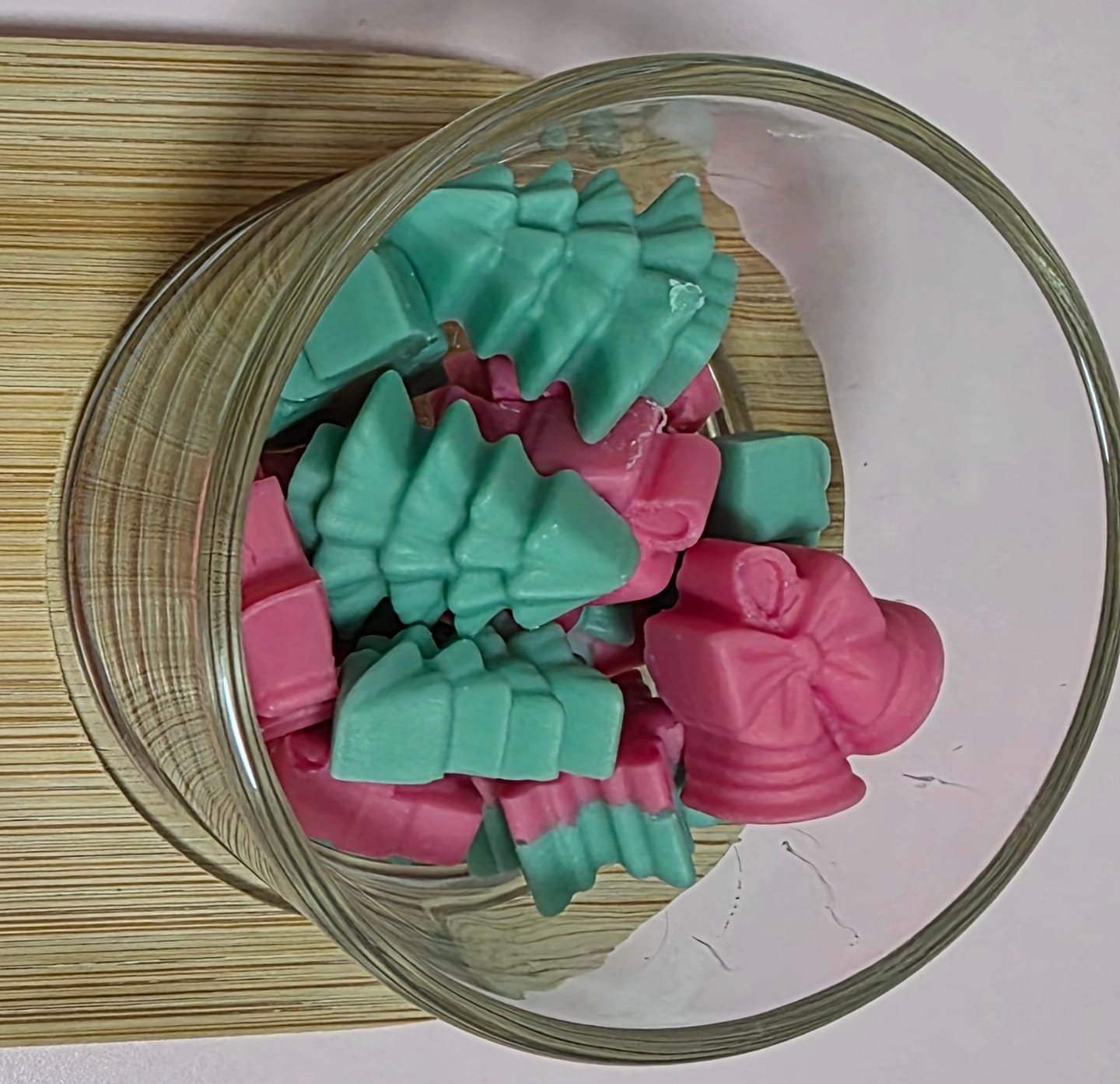Customer photo review of Colorante líquido para velas VERDE ESMERALDA