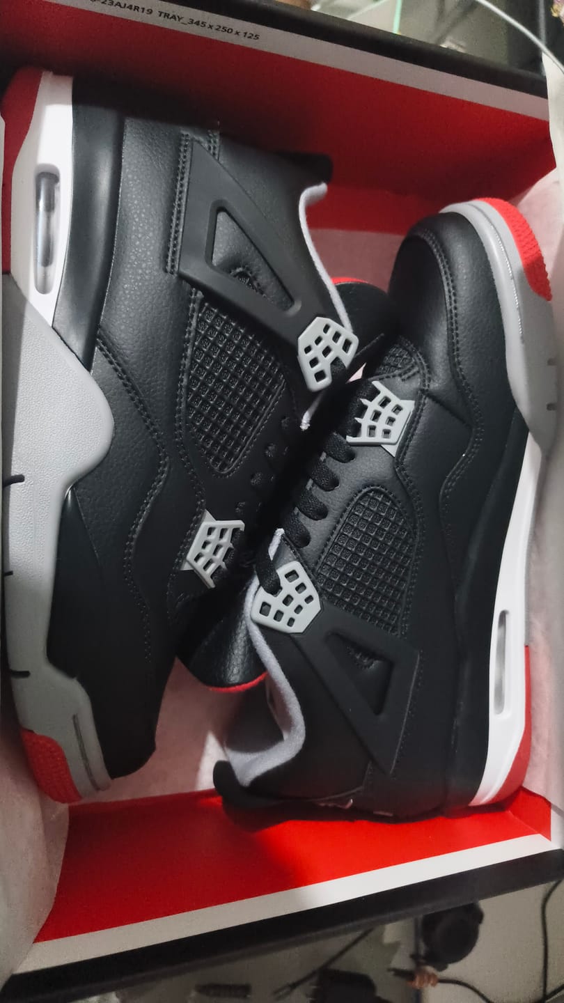 Customer photo review of Tenis Retro 4 Bred Reimagined Importado