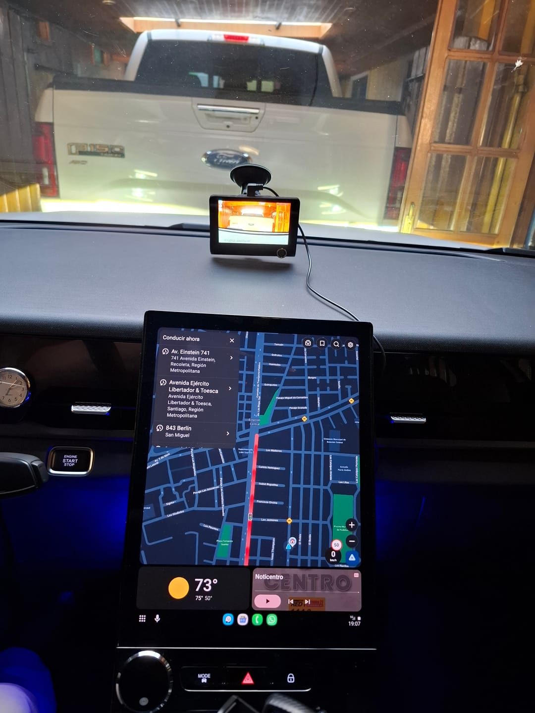 Customer photo review of CÁMARA PARA AUTO 3 EN 1 FRONTAL, TRASERA Y TABLERO 1080P HD