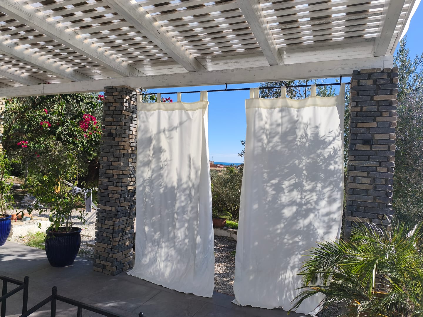 Customer photo review of Tenda Gazebo Idrorepellente per Esterno First 150x270 con passanti foderati Vari colori