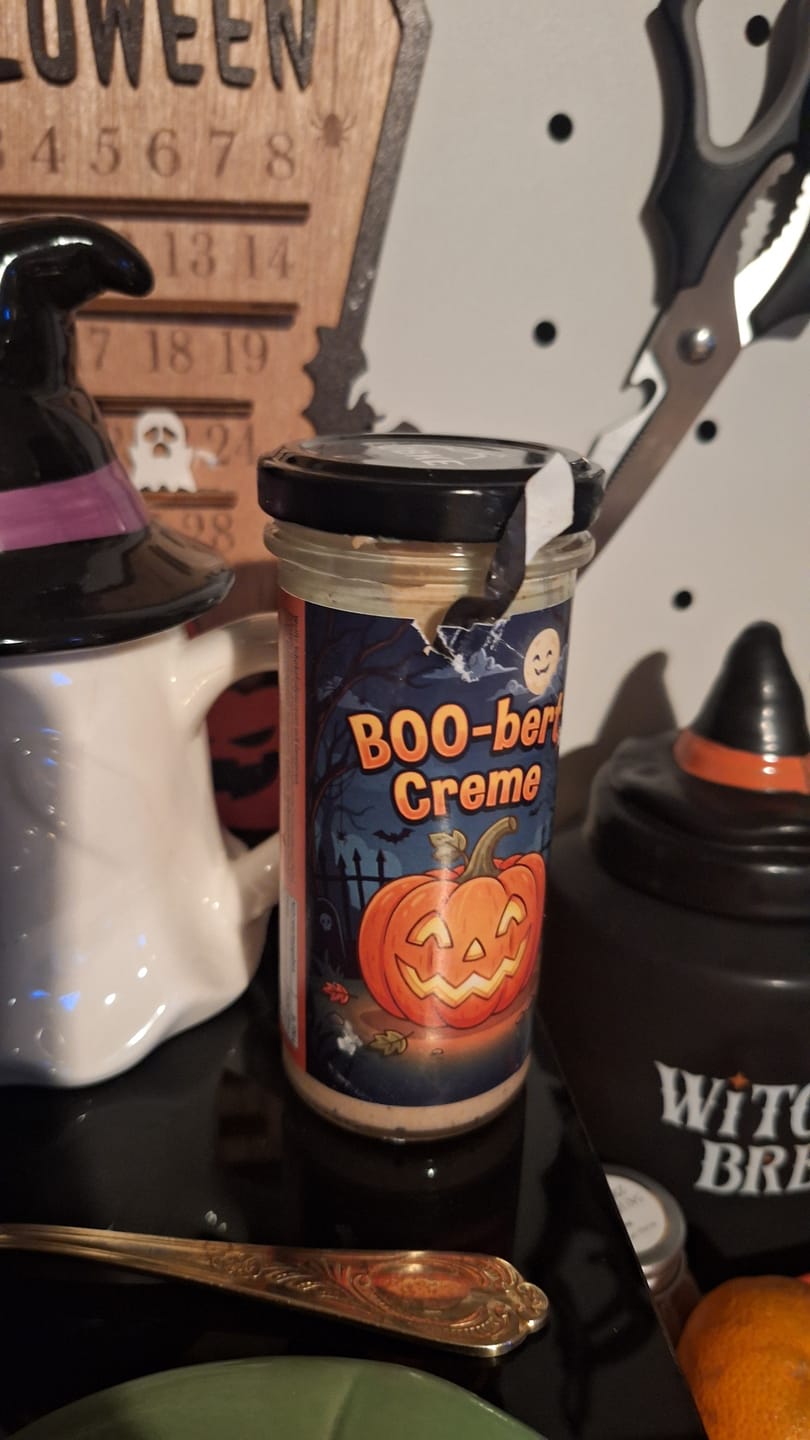Customer photo review of BOO-bert Halloween-Creme – Weiße Schokoladencreme mit Gewürzen