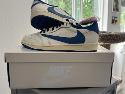 Customer photo review of The Shoesxva