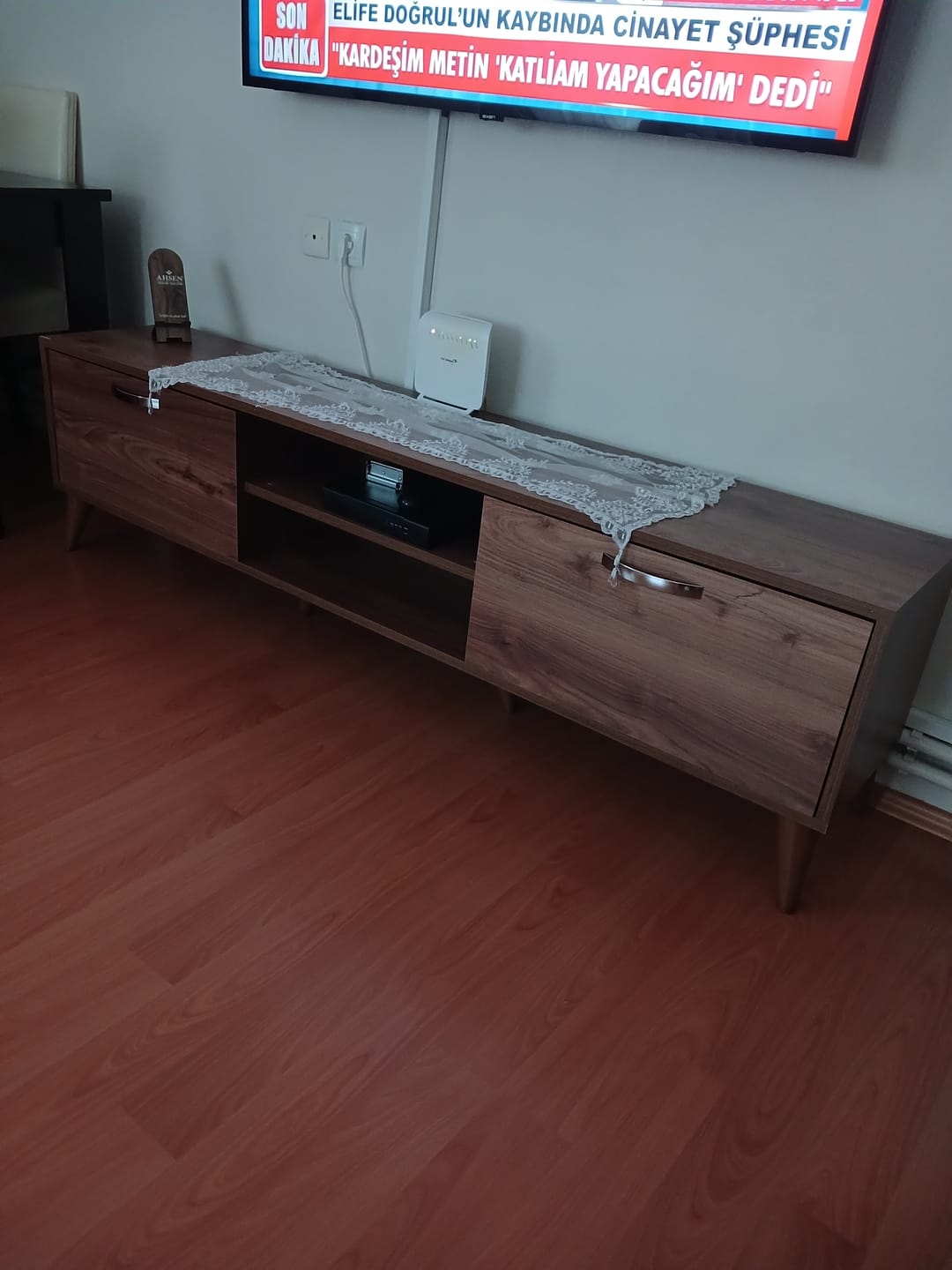 Customer photo review of Rani A9 Tv Ünitesi Modern Ayaklı Tv Sehpası 180 cm Minyatür Ceviz