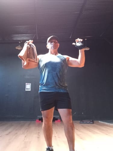 Customer photo review of Gorra Deportiva Edición Limitada IRONSIDE