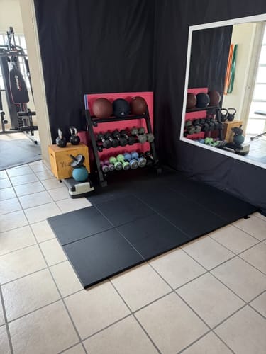 Customer photo review of Piso de Caucho Técnico EPDM Premium IRONSIDE (50x50x2.5cm)