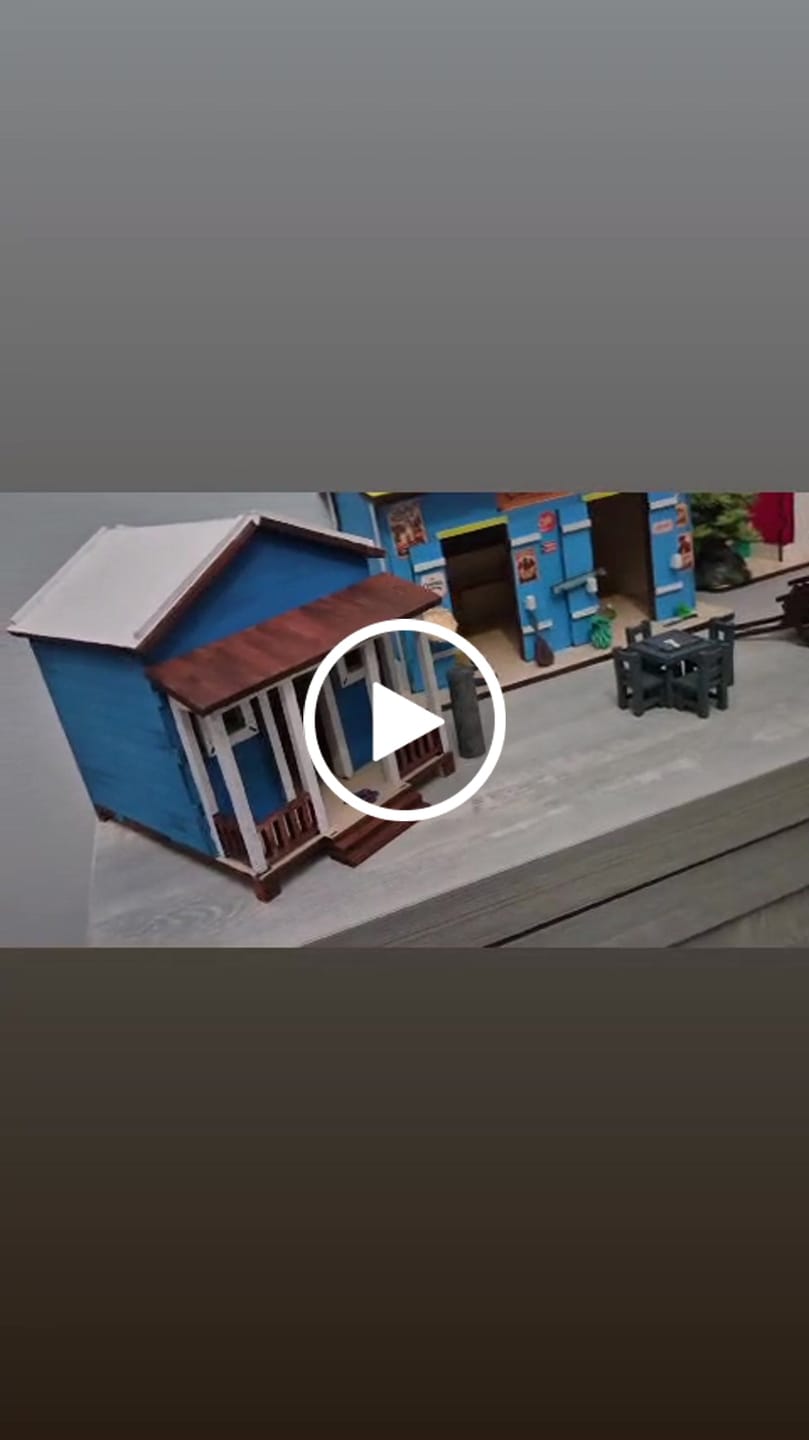 Customer video review of El Colmado | Kit DIY Madera con Stickers