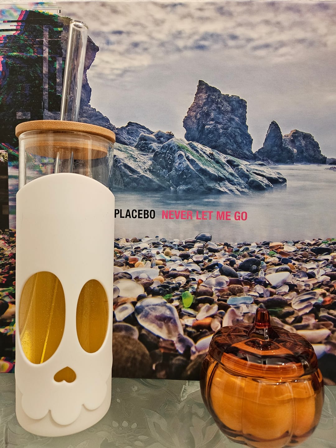 Customer photo review of Skull Tumbler aus Glas mit Bambusdeckel OTOTO